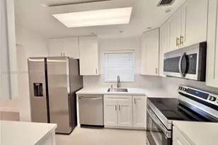 2377 SW 16th Dr, Deerfield Beach, FL 33442 - Photo 2