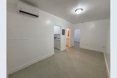 1051 NW 2nd St #8, Miami, FL 33128 - Photo 2