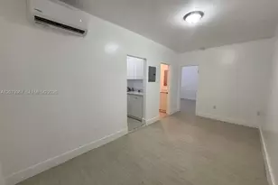 1051 NW 2nd St, Miami, FL 33128 - Photo 2