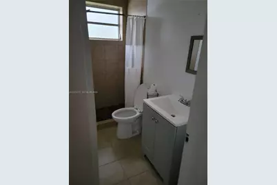 7725 Carlyle Ave #9, Miami Beach, FL 33141 - Photo 4