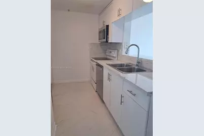 275 NE 18th St #1704, Miami, FL 33132 - Photo 6