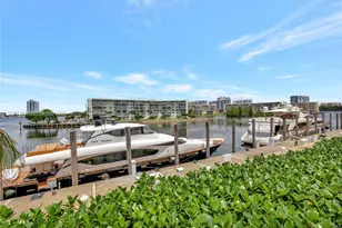 1000 Island Blvd, Aventura, FL 33160 - Photo 12