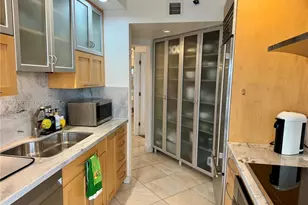 1000 Island Blvd, Aventura, FL 33160 - Photo 10