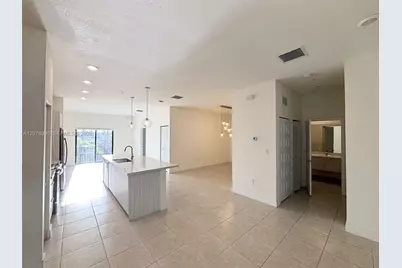 8015 NW 104th Ave #25, Doral, FL 33178 - Photo 2