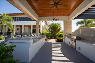 8015 NW 104th Ave, Doral, FL 33178 - Photo 14