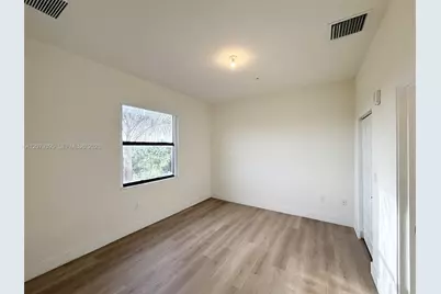 8015 NW 104th Ave #25, Doral, FL 33178 - Photo 10