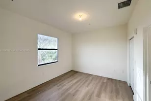 8015 NW 104th Ave, Doral, FL 33178 - Photo 10