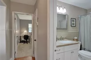 4681 NE 2nd Ave, Oakland Park, FL 33334 - Photo 12