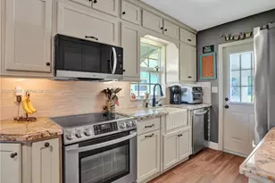 4681 NE 2nd Ave, Oakland Park, FL 33334 - Photo 6