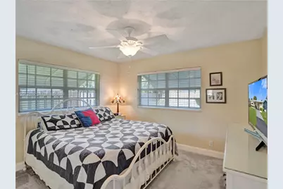 4681 NE 2nd Ave, Oakland Park, FL 33334 - Photo 14