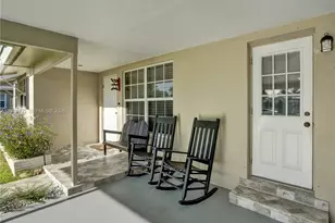 4681 NE 2nd Ave, Oakland Park, FL 33334 - Photo 2