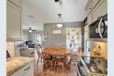 4681 NE 2nd Ave, Oakland Park, FL 33334 - Photo 8