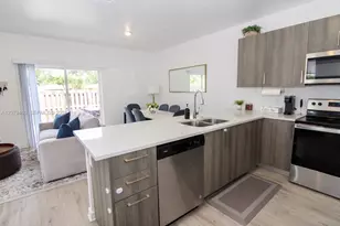 171 NW 158th St, Miami, FL 33169 - Photo 6