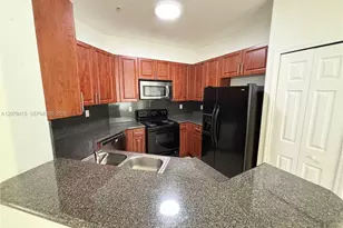 10132 NW 7th St, Miami, FL 33172 - Photo 6