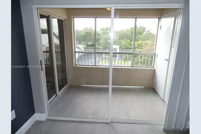 2881 N Oakland Forest Dr #311, Oakland Park, FL 33309 - Photo 4
