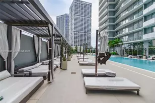 77 SE 5th St, Miami, FL 33131 - Photo 34