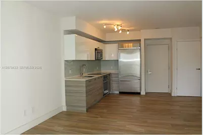 1300 Brickell Bay Dr #1008, Miami, FL 33131 - Photo 2