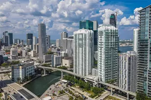 31 SE 6th St, Miami, FL 33131 - Photo 12