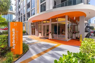 31 SE 6th St, Miami, FL 33131 - Photo 2