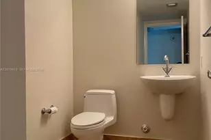 41 SE 5th St, Miami, FL 33131 - Photo 14