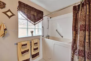 774 SW 120th Ave, Pembroke Pines, FL 33025 - Photo 32