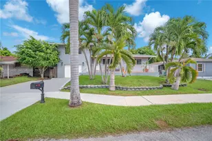 628 SW 4th St, Hallandale Beach, FL 33009 - Photo 2
