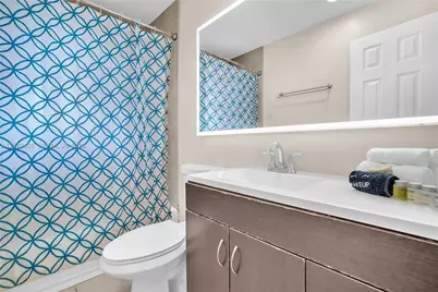 628 SW 4th St, Hallandale Beach, FL 33009 - Photo 16