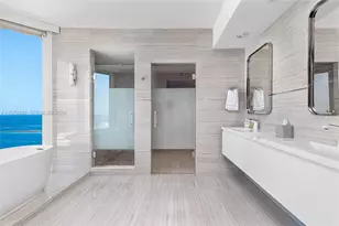 300 South Pointe Dr, Miami Beach, FL 33139 - Photo 12