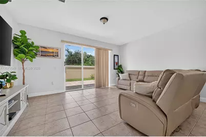 18051 SW 41st St, Miramar, FL 33029 - Photo 12