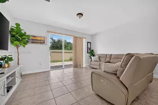 18051 SW 41st St, Miramar, FL 33029 - Photo 12