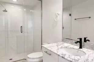 55 SE 6th St, Miami, FL 33131 - Photo 14