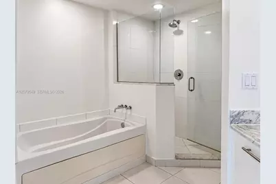 55 SE 6th St #1510, Miami, FL 33131 - Photo 10