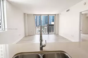 55 SE 6th St, Miami, FL 33131 - Photo 6