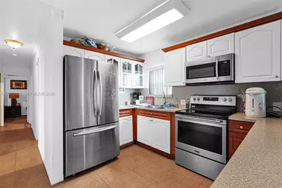 2760 NW 23rd St, Fort Lauderdale, FL 33311 - Photo 12