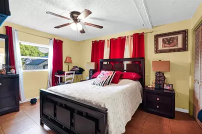 2760 NW 23rd St, Fort Lauderdale, FL 33311 - Photo 14