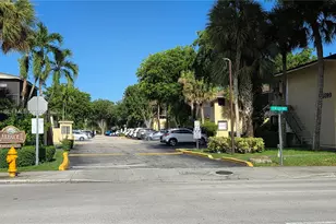 15619 SW 73rd Cir Terrace, Miami, FL 33193 - Photo 2