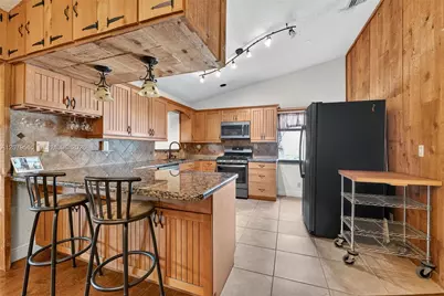 7508 SW 6th Ct, North Lauderdale, FL 33068 - Photo 6