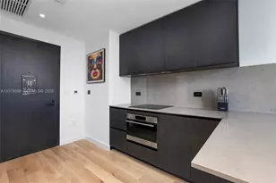 20 NE 11th St, Miami, FL 33132 - Photo 10