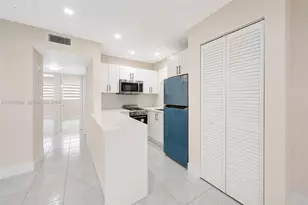 4051 NE 13th Ave, Oakland Park, FL 33334 - Photo 4