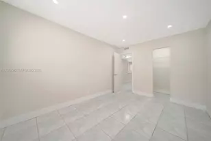 4051 NE 13th Ave, Oakland Park, FL 33334 - Photo 18