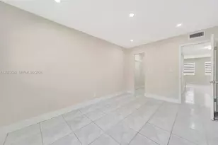 4051 NE 13th Ave, Oakland Park, FL 33334 - Photo 14