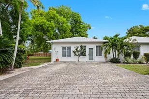 4 Transylvania Ave, Key Largo, FL 33037 - Photo 2