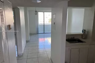 546 SW 1st St, Miami, FL 33130 - Photo 4