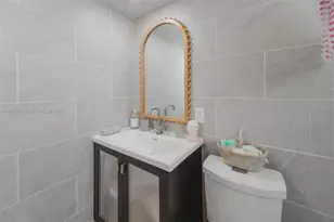 17800 Atlantic Blvd, Sunny Isles Beach, FL 33160 - Photo 32