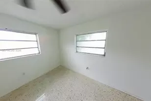 2712 W 10th Ave, Hialeah, FL 33010 - Photo 2