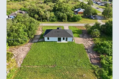 758 Long Distance Ln, Lehigh Acres, FL 33974 - Photo 8