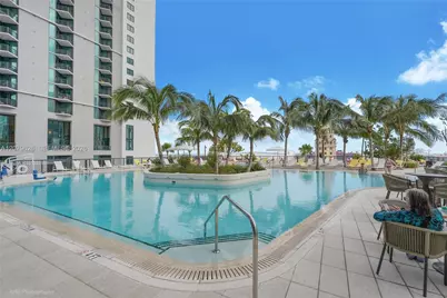 159 NE 6th St #3303, Miami, FL 33132 - Photo 2