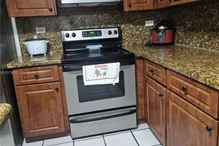 6847 SW 13th St, Miami, FL 33144 - Photo 8