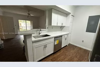 215 SW 117th Ter #14204, Pembroke Pines, FL 33025 - Photo 10