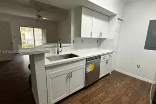 215 SW 117th Terrace, Pembroke Pines, FL 33025 - Photo 10